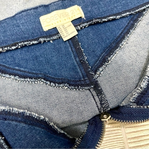 FOREVER 21 PLUS SIZES DENIM Mini Skirt Stretchy Size 2X Y2K Style - Picture 6 of 9